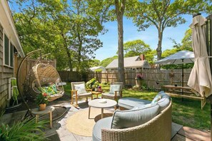 Terrace/patio - Peaceful Great Pond getaway with private yard, patio, AC & family-friendly games (Falmouth)