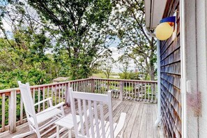 Terrace/patio - Our House in West Falmouth | House in Falmouth with private beach access (Falmouth)
