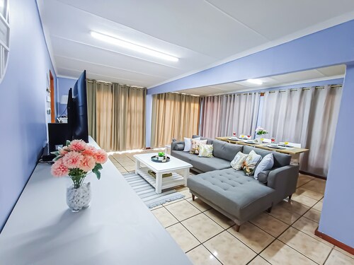 Serene 2-bedroom house in Hartenbos perfect for relaxing stays