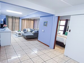 2 makuuhuonetta, silitysrauta/-lauta, ilmainen Wi-Fi, vuodevaatteet