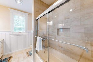 Shower, hair dryer, towels - Modern home with dog-friendly yard, private pool/hot tub, pickleball & fast WiFi (Mashpee)