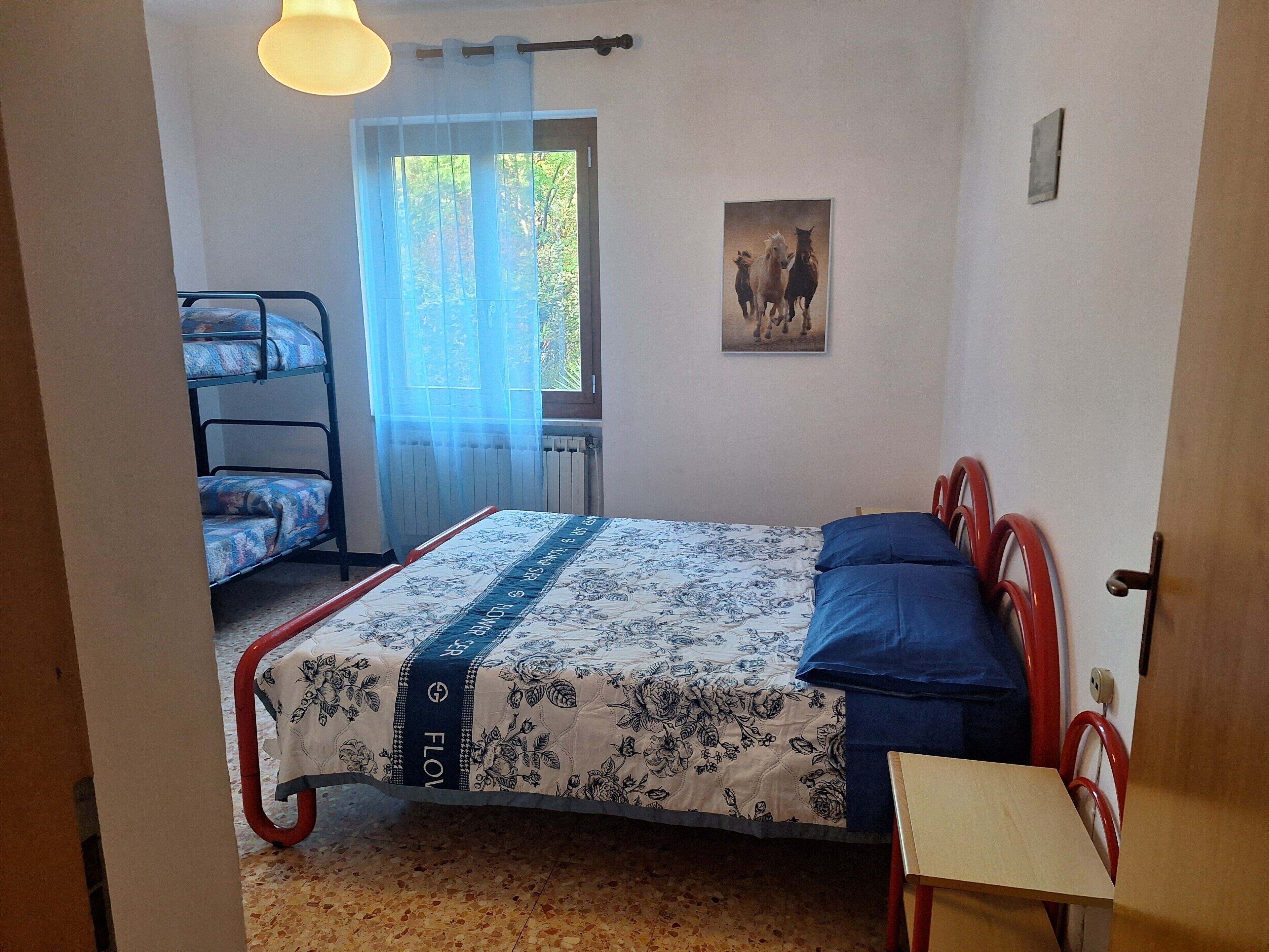 1 habitación y ropa de cama 