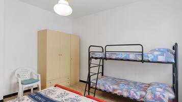 1 dormitorio y ropa de cama