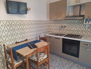 Private kitchen - Apartment '602' with Private Terrace and Shared Garden (Diano Castello)
