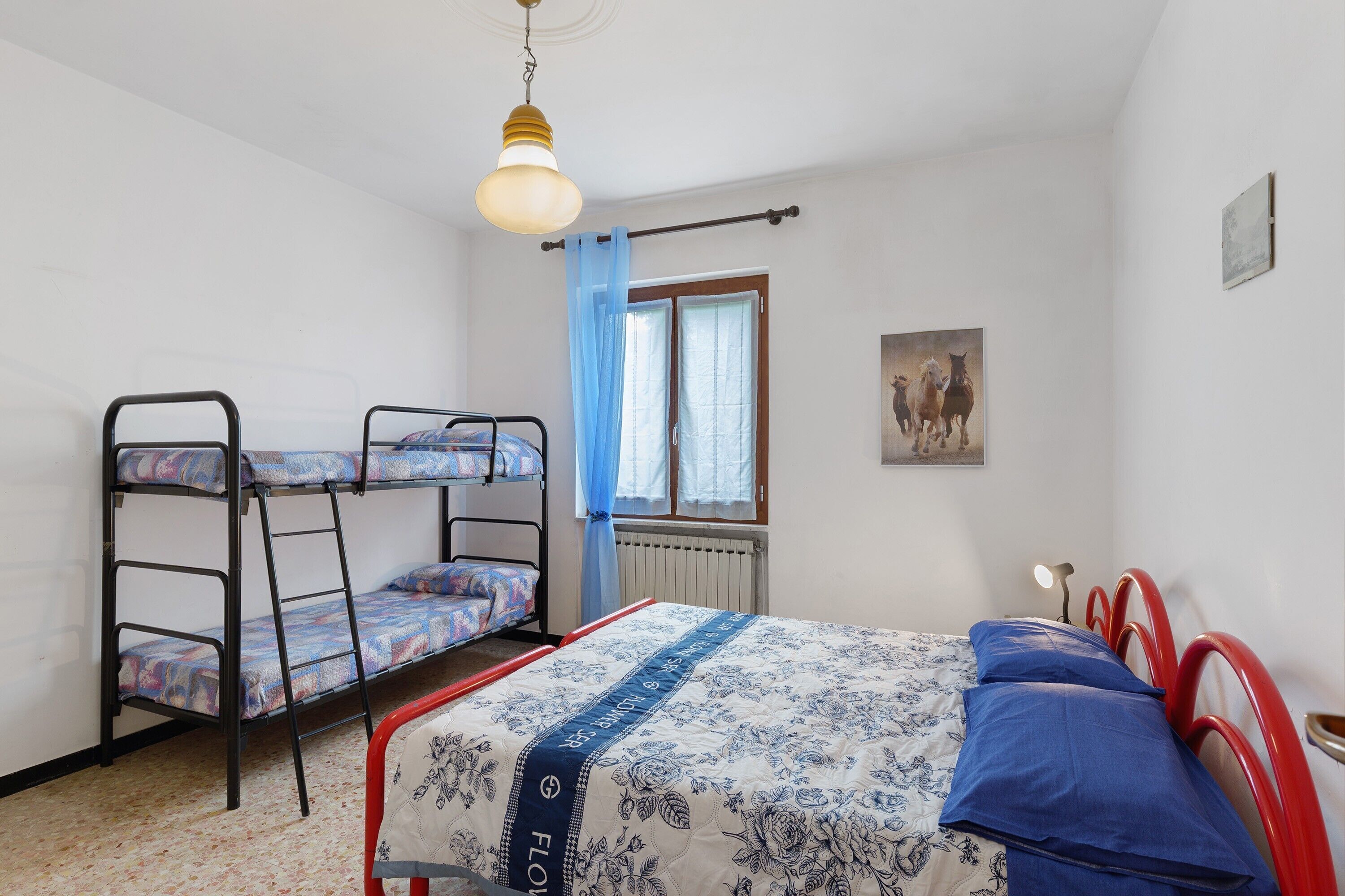 1 bedroom, bed sheets