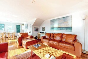 TV, DVD player, offices - Historic District Hideaway with Home Office | Walk to Commercial St & Pier (Provincetown)