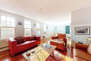 TV, DVD player, offices - Historic District Hideaway with Home Office | Walk to Commercial St & Pier (Provincetown)