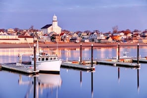 Marina - Renovated Waterfront Retreat | Inspiring Views | Walk to Beach, Dining, Shops (Provincetown)