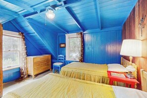 Tabla de planchar con plancha, wifi y ropa de cama 