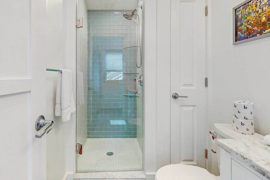 Douche, serviettes fournies