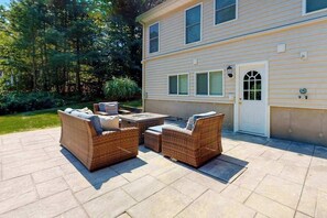 Terrace/patio - Cape escape with patio, grill, firepit, outdoor dining, W/D (Osterville)