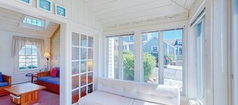 Charming Seaside Cottage Central to the Beach and New Seabury Resort Community