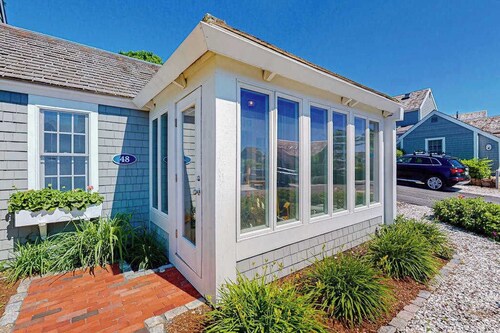 Charming Seaside Cottage Central to the Beach and New Seabury Resort Community