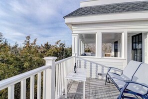 Property grounds - Historic, dog-friendly beach view house with fast WiFi, ocean view, & grill (Oak Bluffs)