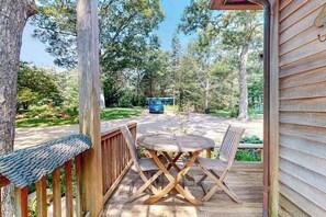 Outdoor dining - Nana's Backyard Treehouse with deck, electric/gas grills, kitchenette (West Tisbury)