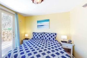 WiFi, bed sheets - Fresh Oceanfront Cottage w/Free WiFi, Private Beach Access, Deck, & Partial A/C (Wellfleet)