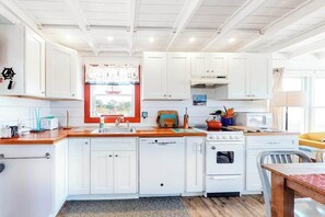 Fridge, microwave, oven, stovetop - Fresh Oceanfront Cottage w/Free WiFi, Private Beach Access, Deck, & Partial A/C (Wellfleet)
