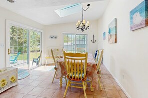 Dining - Dog friendly cottage with patio: near beach, town & attractions (West Yarmouth)