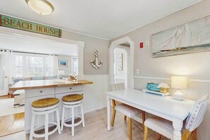 Dining - Cozy Cape Cottage w/ large yard, outdoor shower & close to beaches & attractions (West Yarmouth)