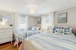 Desk, iron/ironing board, WiFi, bed sheets - Cozy Cape Cottage w/ large yard, outdoor shower & close to beaches & attractions (West Yarmouth)