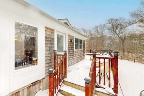 Terrace/patio - Stylish island retreat with sunny interiors, wraparound deck, firepit & AC (Oak Bluffs)