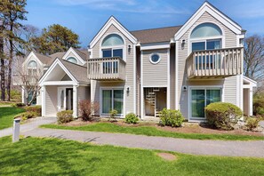 Exterior - Relaxing fairway escape with resort pools, club access, & steps to Arbor Pool (Brewster)