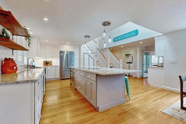 Fridge, microwave, oven, stovetop - Spacious coastal retreat close to beach with modern kitchen, deck, AC, & sunroom (Yarmouth)