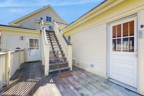 Exterior detail - Downtown studio w/ full kitchen - walk to Bay and shops! (Provincetown)