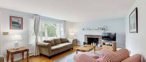 TV, DVD player, offices