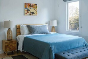 Iron/ironing board, travel cot, WiFi, bed sheets - Sun-filled escape with hot tub, deck, bikes, grill, W/D, & central AC (Truro)