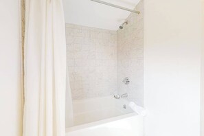 Shower, hair dryer, towels - Central 2nd-floor apartment with propane stove, grill, W/D, & great location (Vineyard Haven)