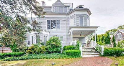 Central 2nd-floor apartment with propane stove, grill, W/D, & great location