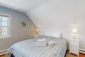 WiFi, bed sheets - Charming apartment in the heart of town with quick WiFi (Provincetown)