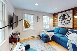 TV, offices - Updated condo with ocean view, viewing deck, & private W/D (Provincetown)