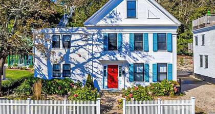 Gorgeously redesigned 1830 home in the heart of town - walk everywhere