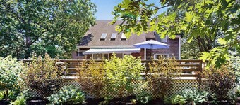 Serene private home w/ large deck & yard on conservation land