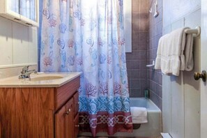 Shower, towels - Cape Cod condo with covered deck & access to private beach (Provincetown)