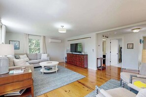 TV, offices - Charming home near downtown & beach with patio, outdoor shower, grill, & W/D (Oak Bluffs)