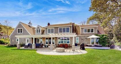 Oceanfront charmer with deck, pergola, grill, full kitchen, telescope, & W/D