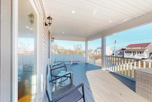 Terrace/patio - Comfortable home with rooftop deck, beach & water views, W/D, & central AC (Plymouth)