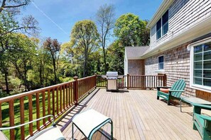 Terrace/patio - Spacious home with huge deck & tree-lined yard, grill, & WiFi - great location (Orleans)