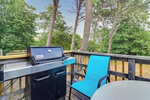 Property grounds - 2nd floor Cottage, Oceanview, Deck, Shared Grill, & Outdoor Shower (Orleans)