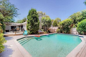 Pool - Mews Village Villa | House in Mashpee | Pool | Gas Grill (Mashpee)