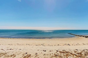 Beach nearby - Renovated, river view home with yard games - walk to town dock & beach (West Dennis)