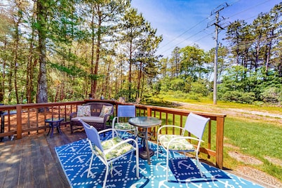 Sunny, Family-Friendly Home w/ Fast WiFi - Adjacent to Cape Cod Rail Trail