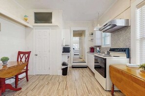 Fridge, microwave, oven, stovetop - Heart of Provincetown Condo-prime location to shops, beach, dining  & nightlife (Provincetown)