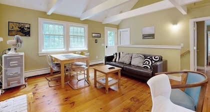 Classic Cottage with Artist's Garden | Minutes to Mayo Beach, Power's Landing