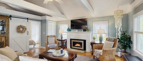 TV, fireplace, offices