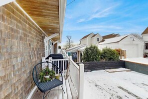 Terrace/patio - West End updated dog friendly home w/ firepit, AC & yard (Provincetown)