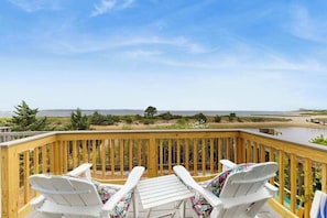 Property grounds - Quintessential coastal studio with beach access, BBQ area, patio, & water views (Yarmouth)